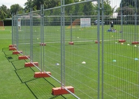 2.1m Tall Construction Safety Fence Panels , 75x100mm Mesh Portable Security Fence