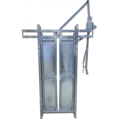 Carbon Steel 2.25m Height Livestock Handling Equipment For Cattle Yard
